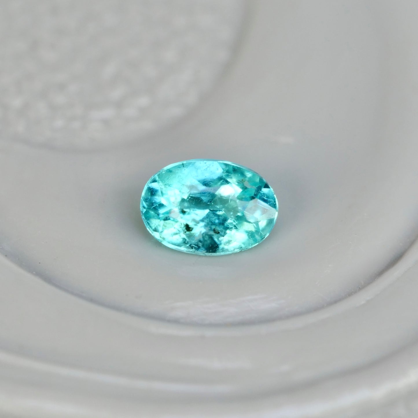 パライバトルマリン ブラジル産 0.05ct オーバルカット 2.8mm×2.0mm×1.4mm【MJ2550-3】