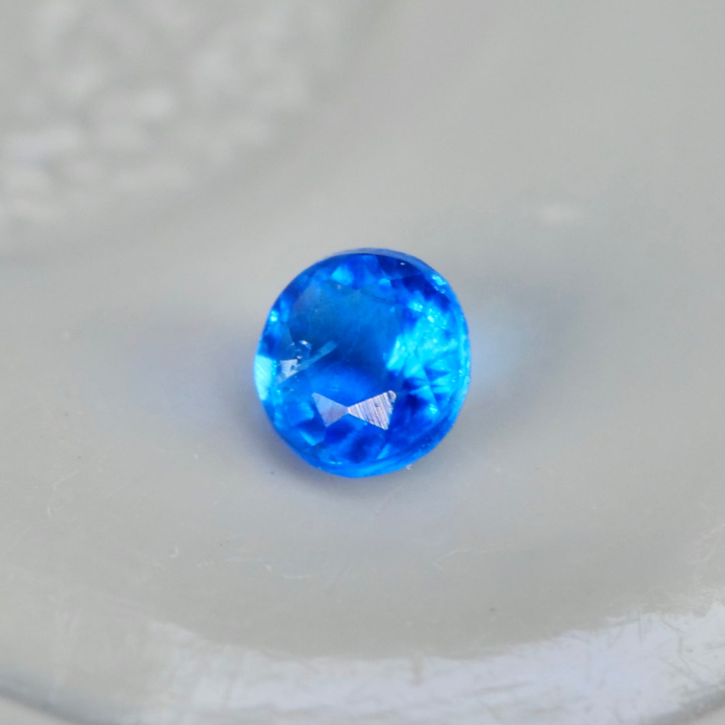 アウイナイト ラウンドカット 1.7mm×1.7mm×1.1mm 【MJ2556-1】