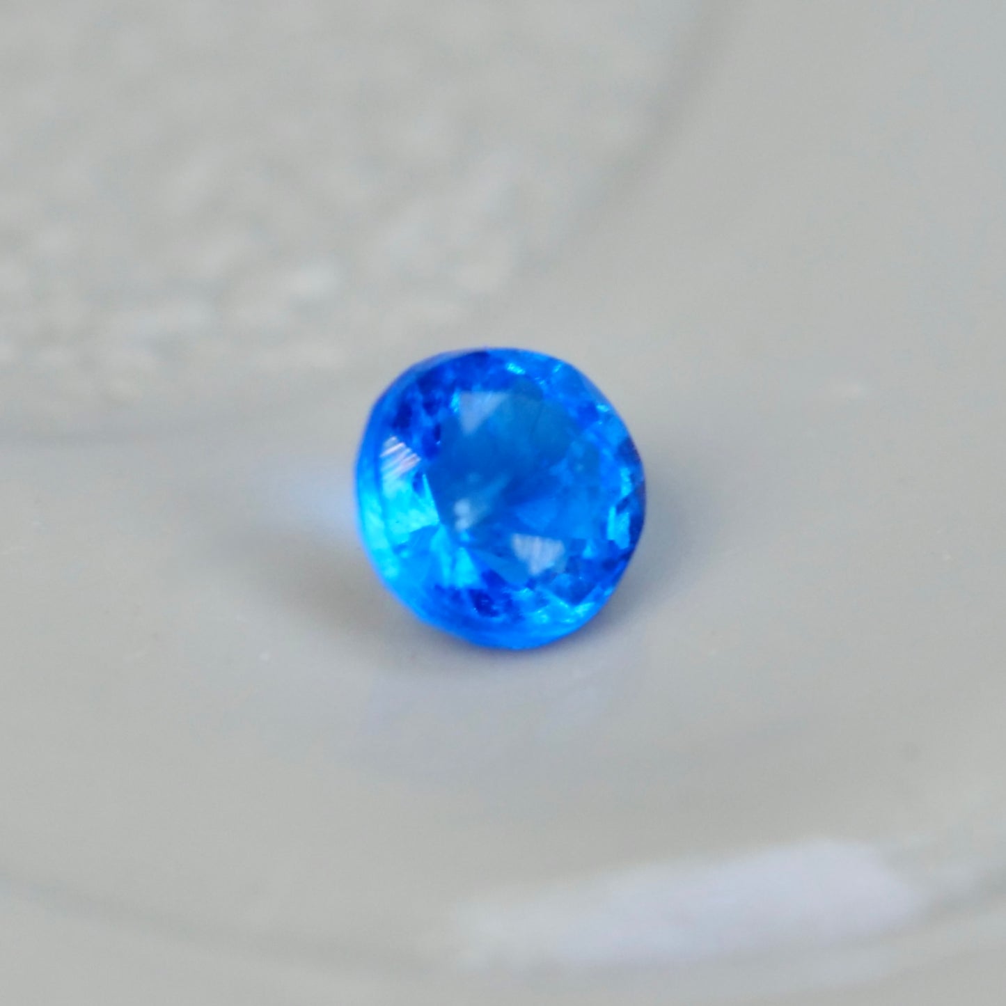 アウイナイト ラウンドカット 1.7mm×1.7mm×1.1mm 【MJ2556-1】