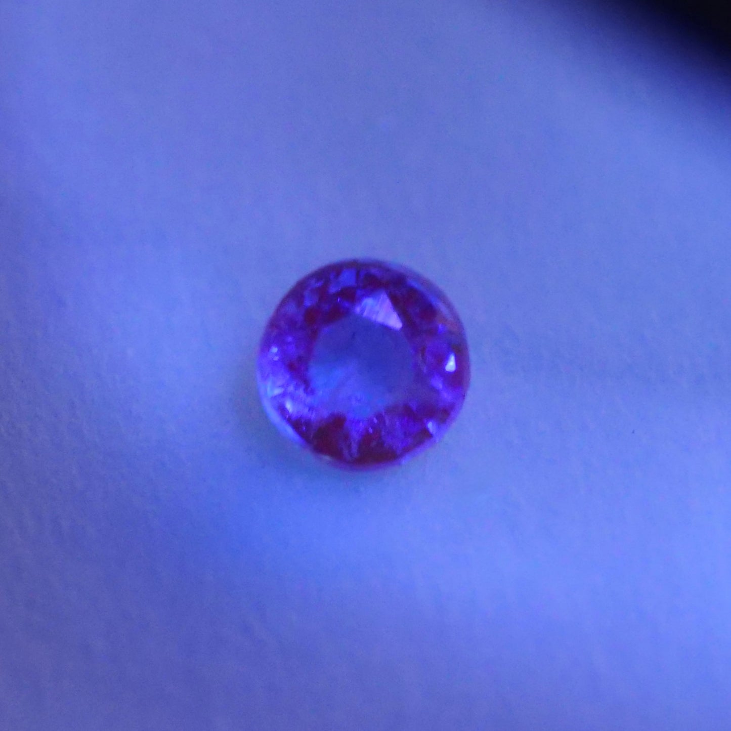 アウイナイト ラウンドカット 1.7mm×1.7mm×1.1mm 【MJ2556-1】