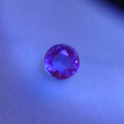 アウイナイト ラウンドカット 1.7mm×1.7mm×1.1mm 【MJ2556-1】