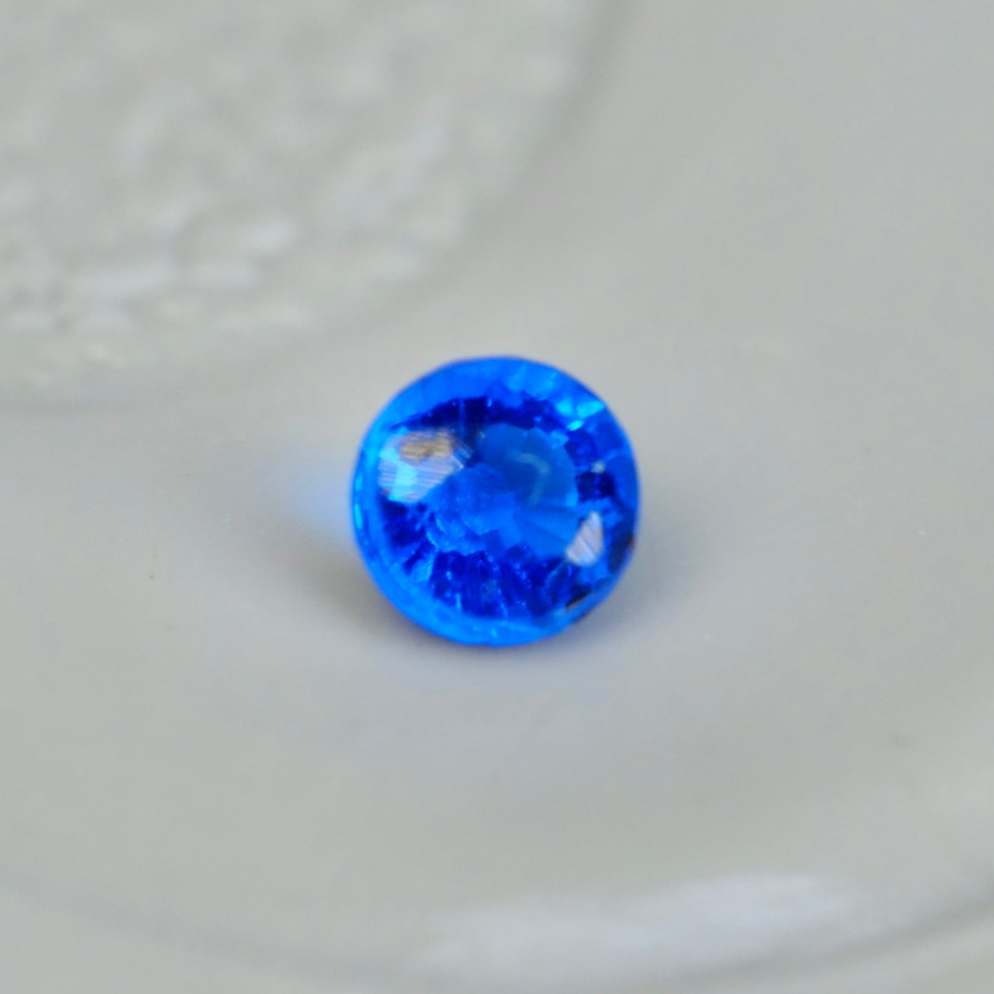 アウイナイト ラウンドカット 1.6mm×1.6mm×1.2mm【MJ2556-2】