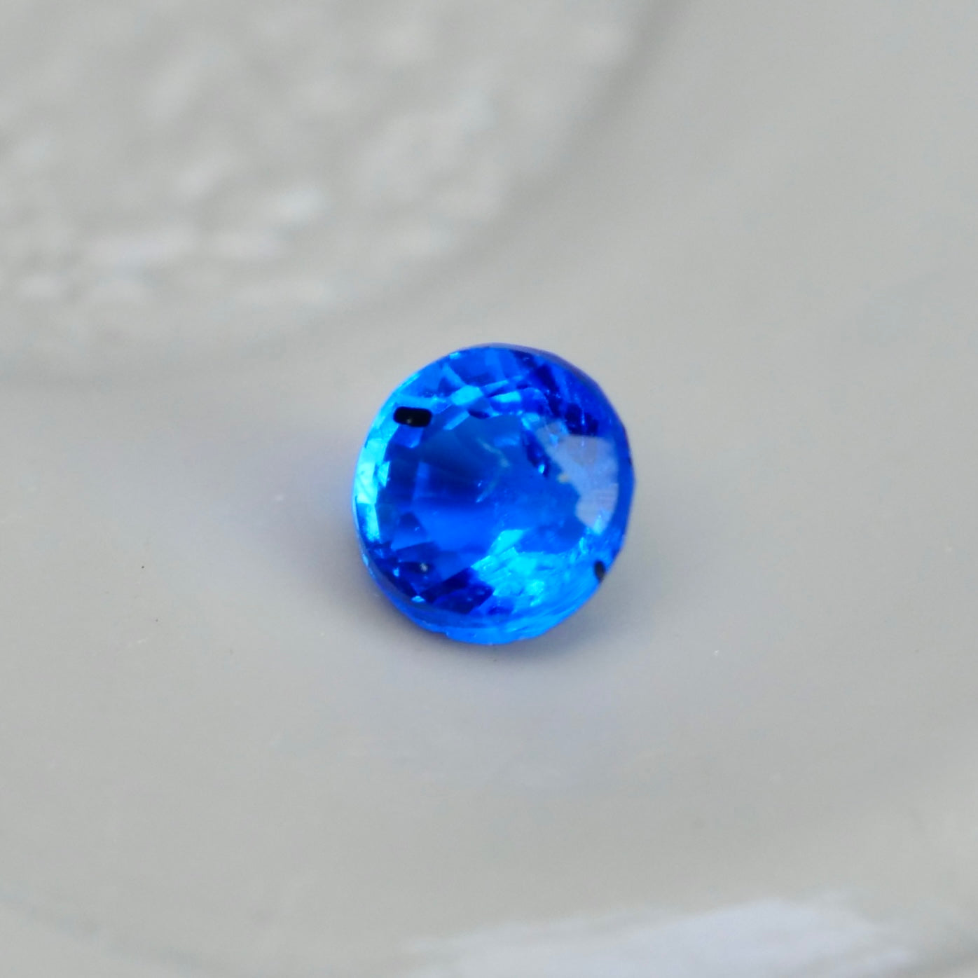 アウイナイト ラウンドカット 1.6mm×1.6mm×1.2mm【MJ2556-2】