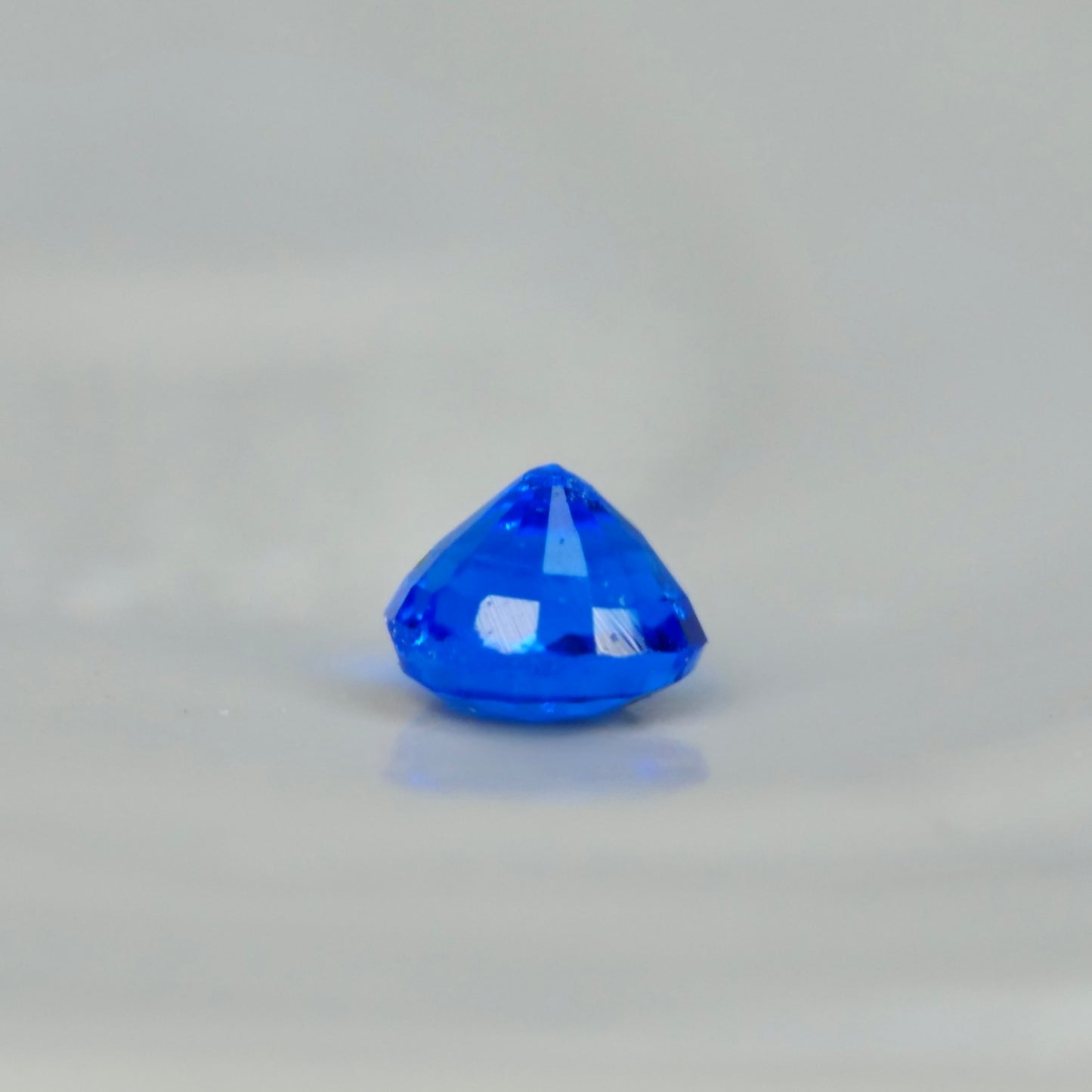 アウイナイト ラウンドカット 1.6mm×1.6mm×1.2mm【MJ2556-2】