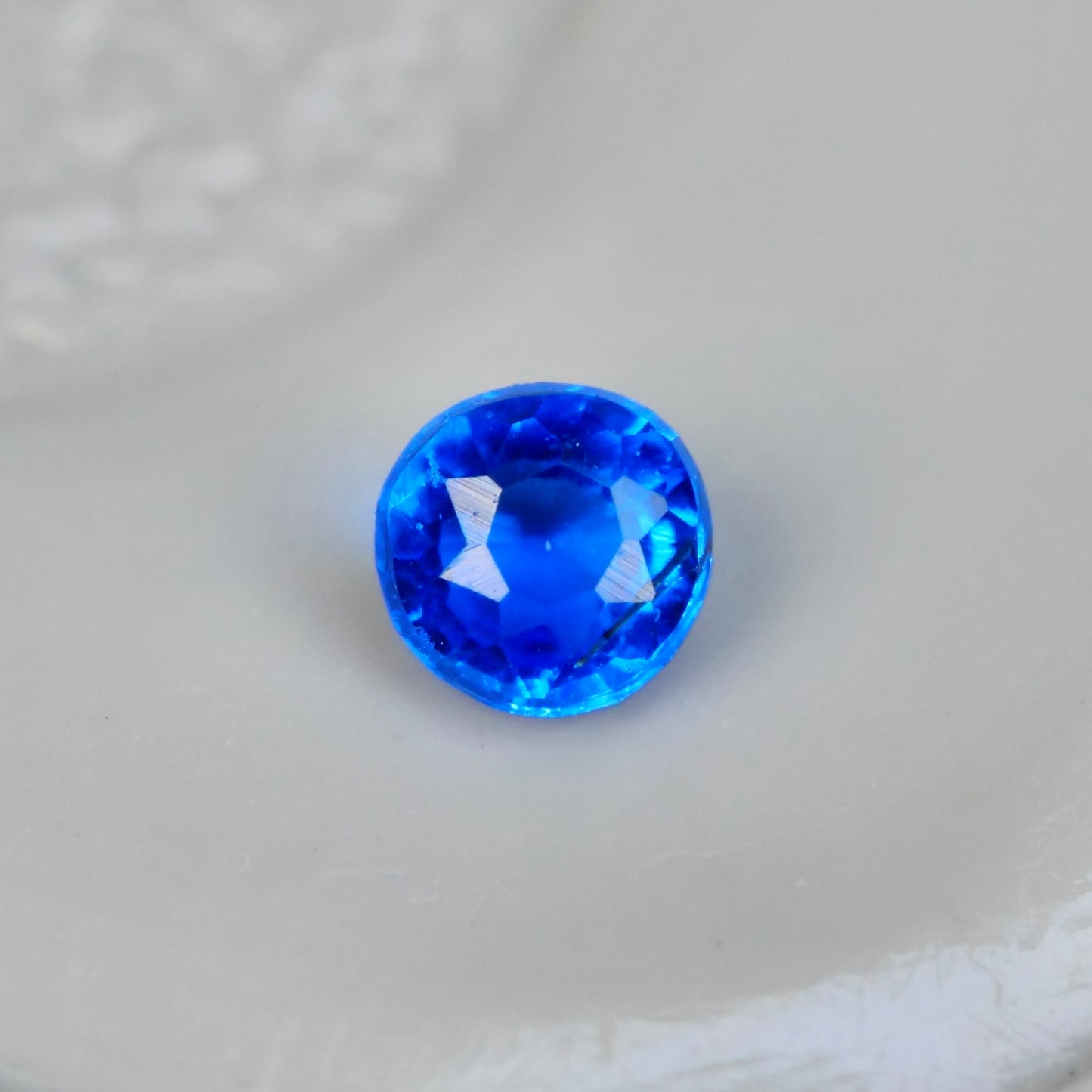 アウイナイト ラウンドカット 1.7mm×1.7mm×1.1mm【MJ2556-3】