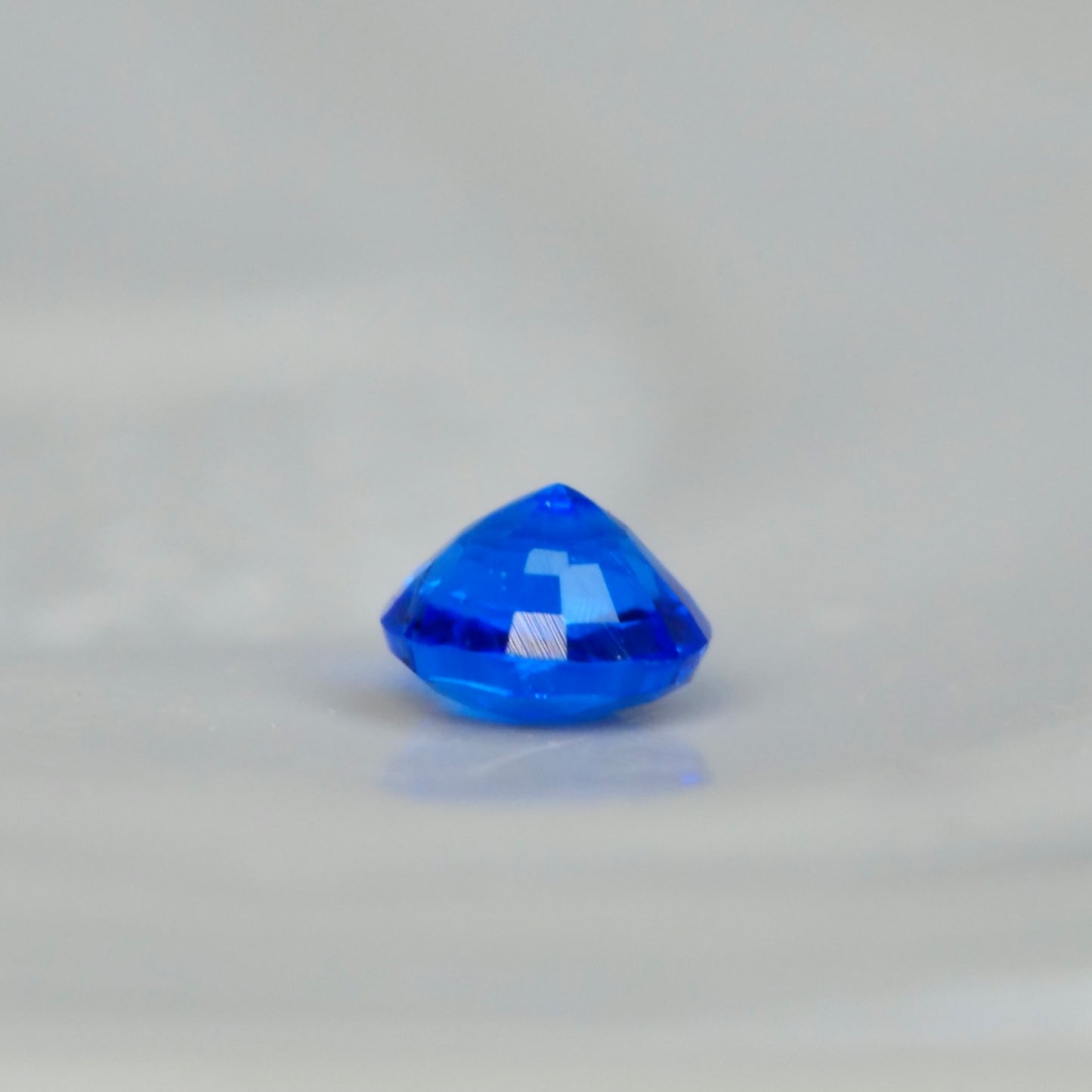 アウイナイト ラウンドカット 1.7mm×1.7mm×1.1mm【MJ2556-3】