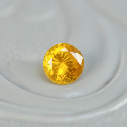 オレンジジルコン 0.25ct ラウンドカット 3.6mm×3.6mm×2.5mm【MJ2852】
