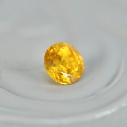 オレンジジルコン 0.25ct ラウンドカット 3.6mm×3.6mm×2.5mm【MJ2852】