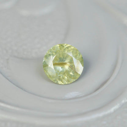 グリーンジルコン 0.22ct ラウンドカット 3.6mm×3.6mm×2.1mm【MJ2854】