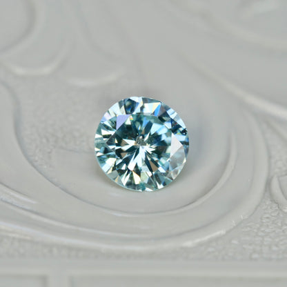 アイスブルーダイヤモンド 0.52ct ラウンドブリリアントカット 5.1mm×5.2mm×3.0mm【MJ2932】