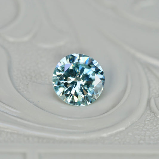 アイスブルーダイヤモンド 0.52ct ラウンドブリリアントカット 5.1mm×5.2mm×3.0mm【MJ2932】