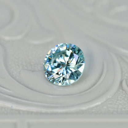 アイスブルーダイヤモンド 0.52ct ラウンドブリリアントカット 5.1mm×5.2mm×3.0mm【MJ2932】