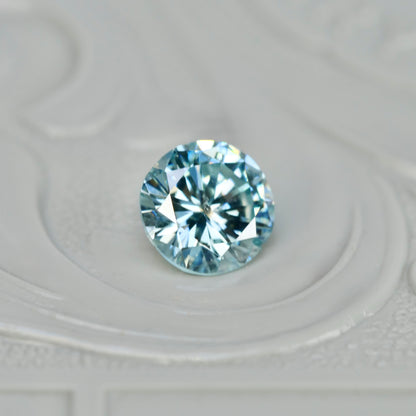 アイスブルーダイヤモンド 0.52ct ラウンドブリリアントカット 5.1mm×5.2mm×3.0mm【MJ2932】