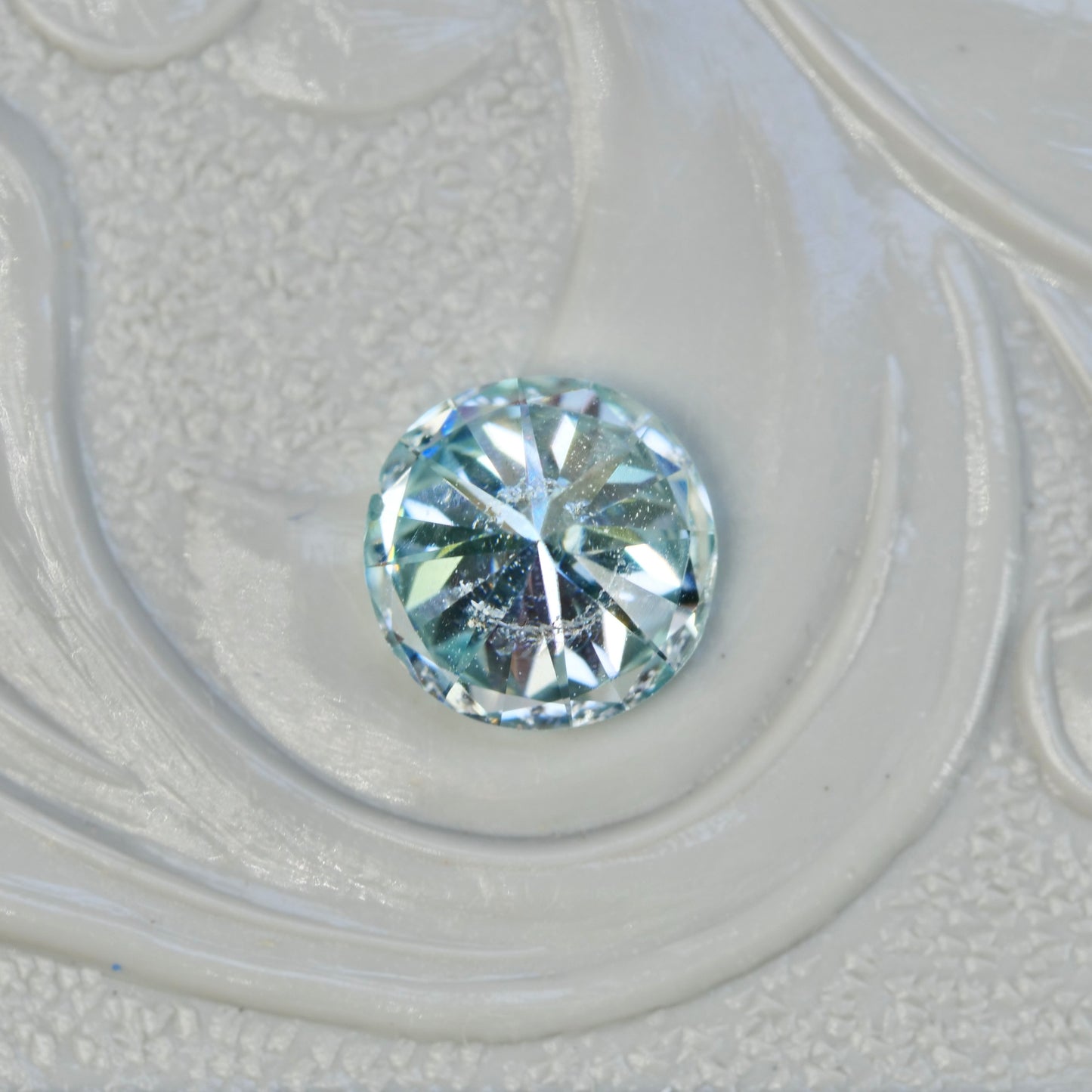 アイスブルーダイヤモンド 0.52ct ラウンドブリリアントカット 5.1mm×5.2mm×3.0mm【MJ2932】
