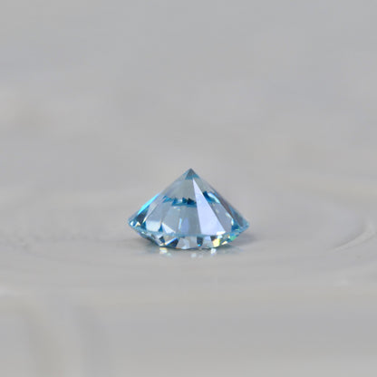 アイスブルーダイヤモンド 0.16ct ラウンドブリリアントカット 3.5mm×3.5mm×2.1mm【MJ2931】