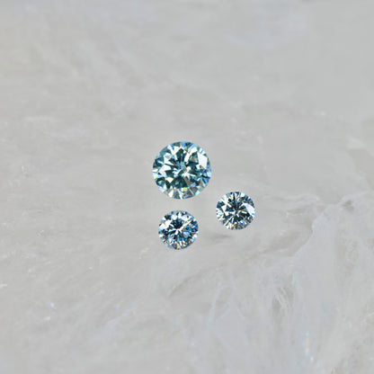 アイスブルーダイヤモンド 0.14ct ラウンドブリリアントカット 3.4mm×3.4mm×2.0mm【MJ2930】