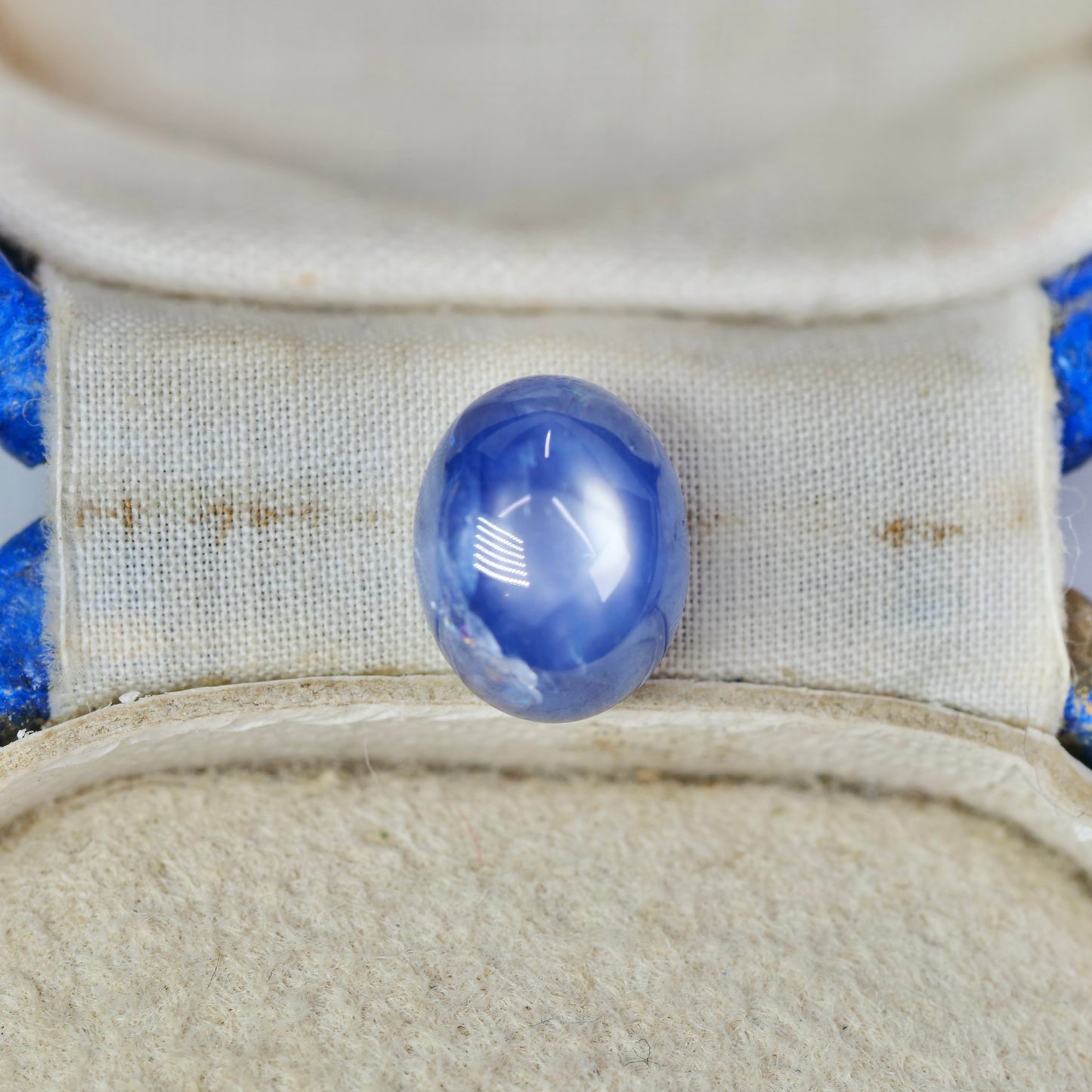 スターサファイア 2.09ct カボションカット 7.4mm×5.9mm×4.4mm【MJ2941】