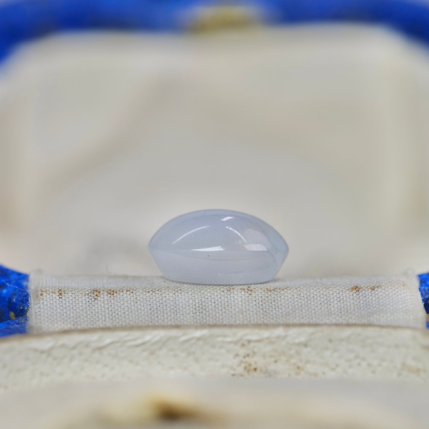 スターサファイア 2.02ct カボションカット 7.9mm×5.9mm×3.9mm【MJ2943】