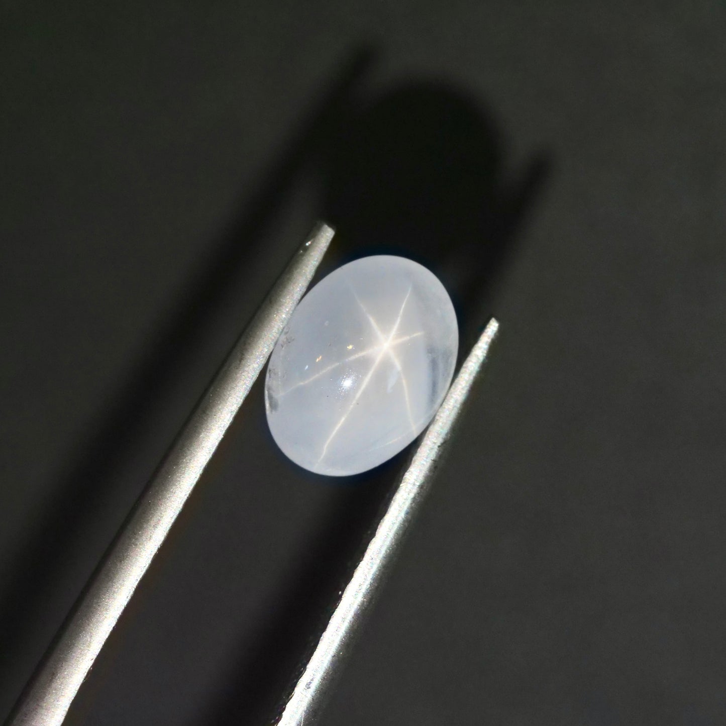 スターサファイア 2.02ct カボションカット 7.9mm×5.9mm×3.9mm【MJ2943】