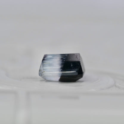 バイカラートルマリン 0.91ct エメラルドカット 5.7mm×5.0mm×3.4mm【MJ2945】