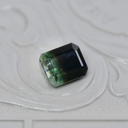 バイカラートルマリン 1.32ct エメラルドカット 6.6mm×5.4mm×3.9mm【MJ2947】