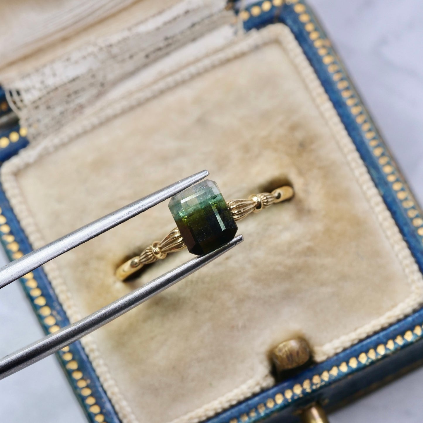 バイカラートルマリン 1.32ct エメラルドカット 6.6mm×5.4mm×3.9mm【MJ2947】