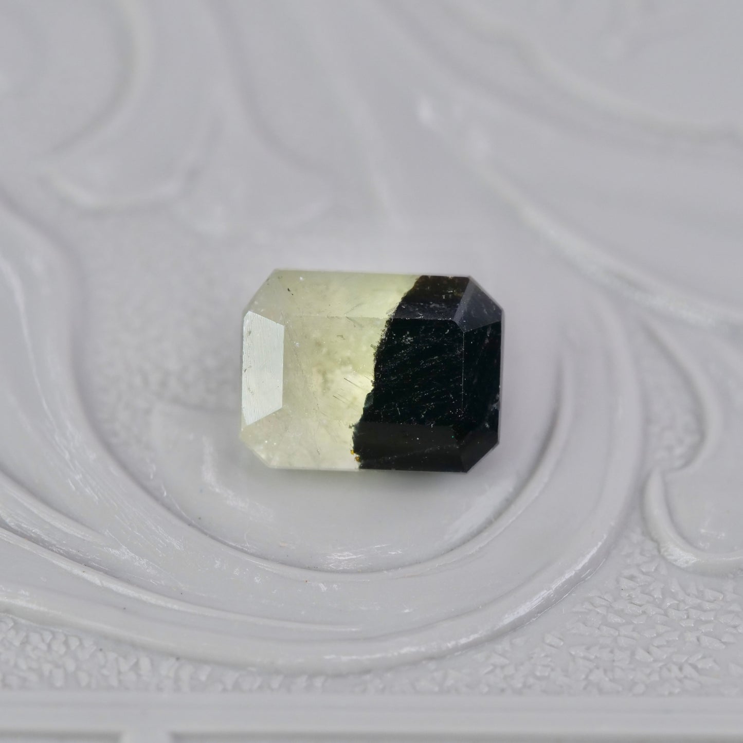 バイカラートルマリン 1.09ct エメラルドカット 6.3mm×4.8mm×3.8mm【MJ2946】