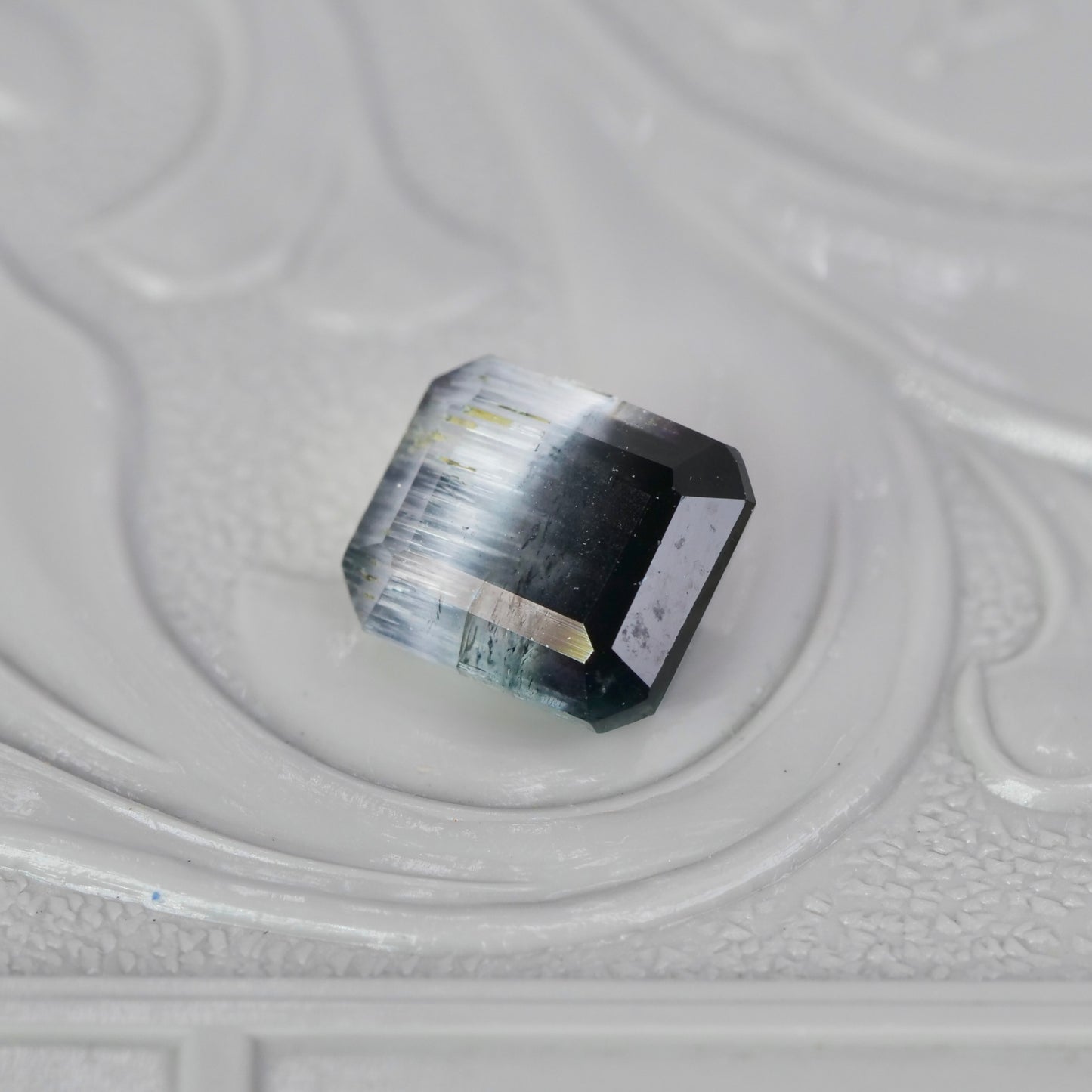 バイカラートルマリン 1.10ct エメラルドカット 6.1mm×5.2mm×3.7mm【MJ2950】