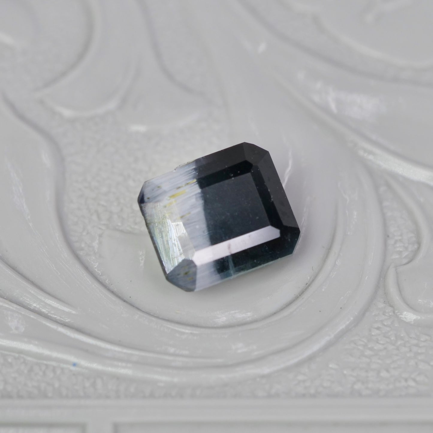 バイカラートルマリン 1.10ct エメラルドカット 6.1mm×5.2mm×3.7mm【MJ2950】