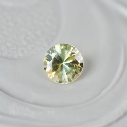 モンタナサファイア 0.17ct ラウンドカット 3.0mm×3.0mm×2.2mm【MJ2960】