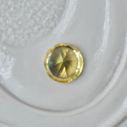 モンタナサファイア 0.17ct ラウンドカット 3.0mm×3.0mm×2.2mm【MJ2960】