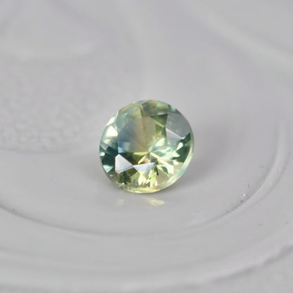 モンタナサファイア 0.15ct ラウンドカット 3.2mm×3.2mm×1.9mm【MJ2959】