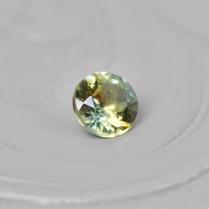 モンタナサファイア 0.15ct ラウンドカット 3.2mm×3.2mm×1.9mm【MJ2959】