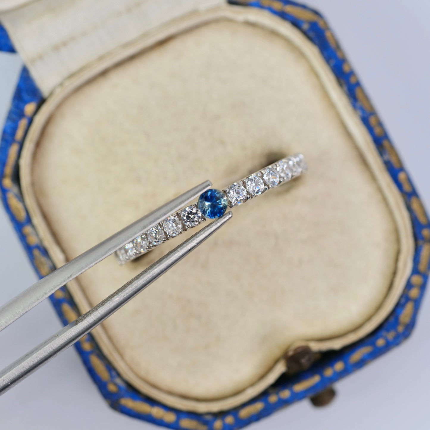 モンタナサファイア 0.12ct ラウンドカット 3.0mm×3.0mm×1.9mm【MJ2958】