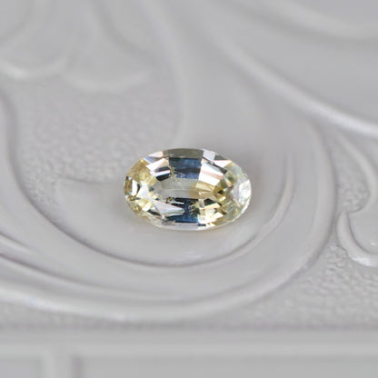 モンタナサファイア 0.29ct オーバルカット 4.8mm×3.0mm×2.1mm【MJ2955】