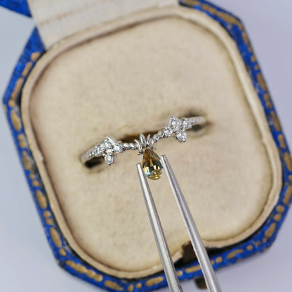 モンタナサファイア 0.27ct ペアシェイプカット 4.9mm×3.0mm×2.2mm【MJ2954】