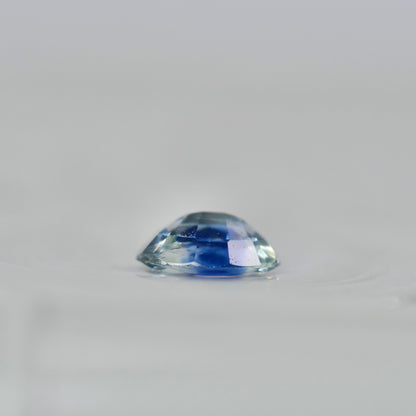 モンタナサファイア 0.19ct オーバルカット 4.0mm×3.1mm×1.7mm【MJ2953】