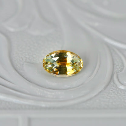 モンタナサファイア 0.46ct オーバルカット 5.4mm×3.6mm×2.5mm【MJ2951】