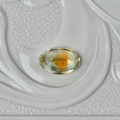 モンタナサファイア 0.46ct オーバルカット 5.4mm×3.6mm×2.5mm【MJ2951】