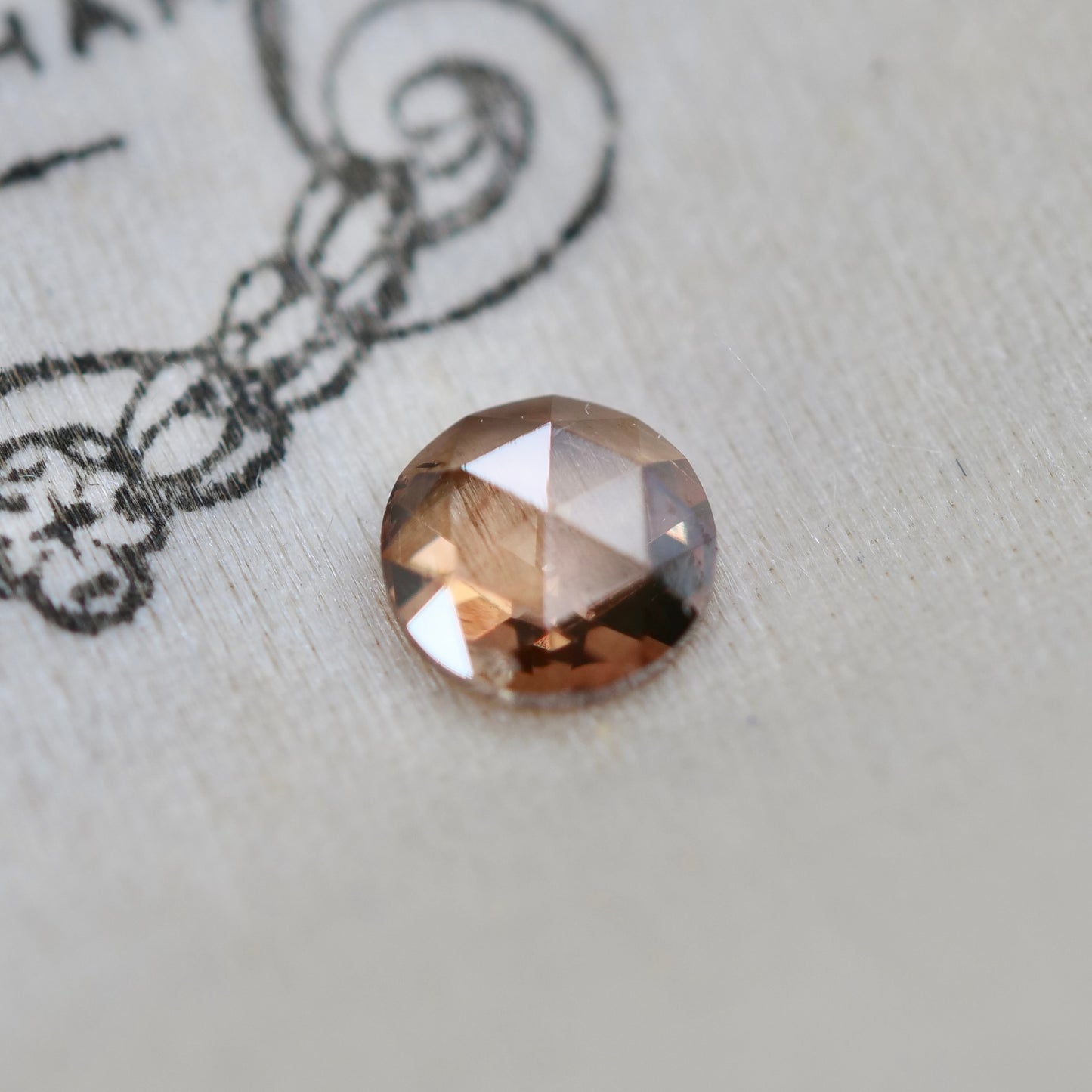 ブラウンダイヤモンド 0.18ct  ローズカット 3.8mm×3.8mm×1.2mm【MJ2607】