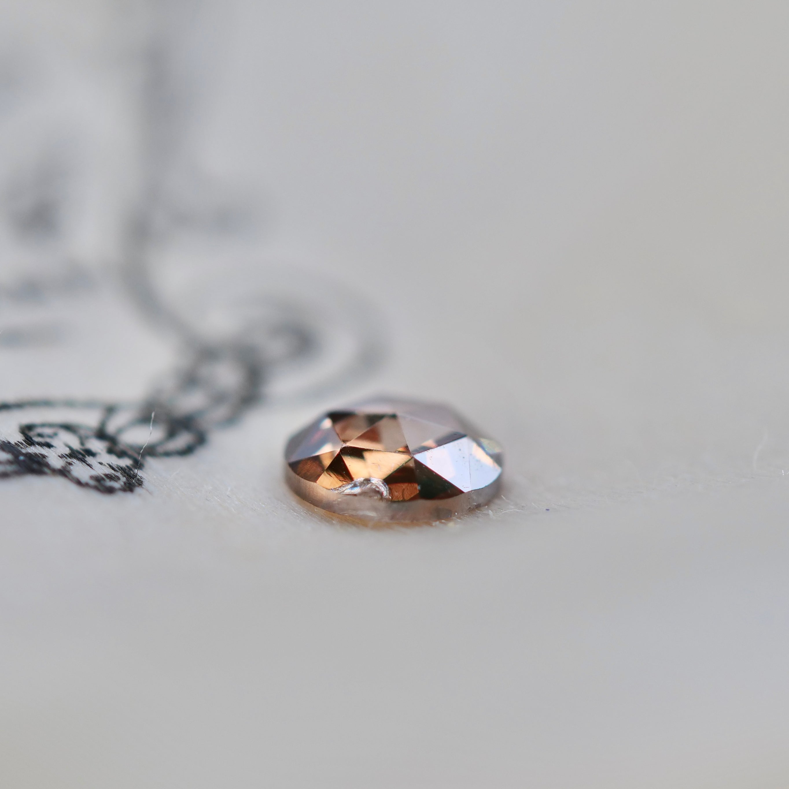 ブラウンダイヤモンド 0.18ct ローズカット 3.8mm×3.8mm×1.2mm【MJ2607