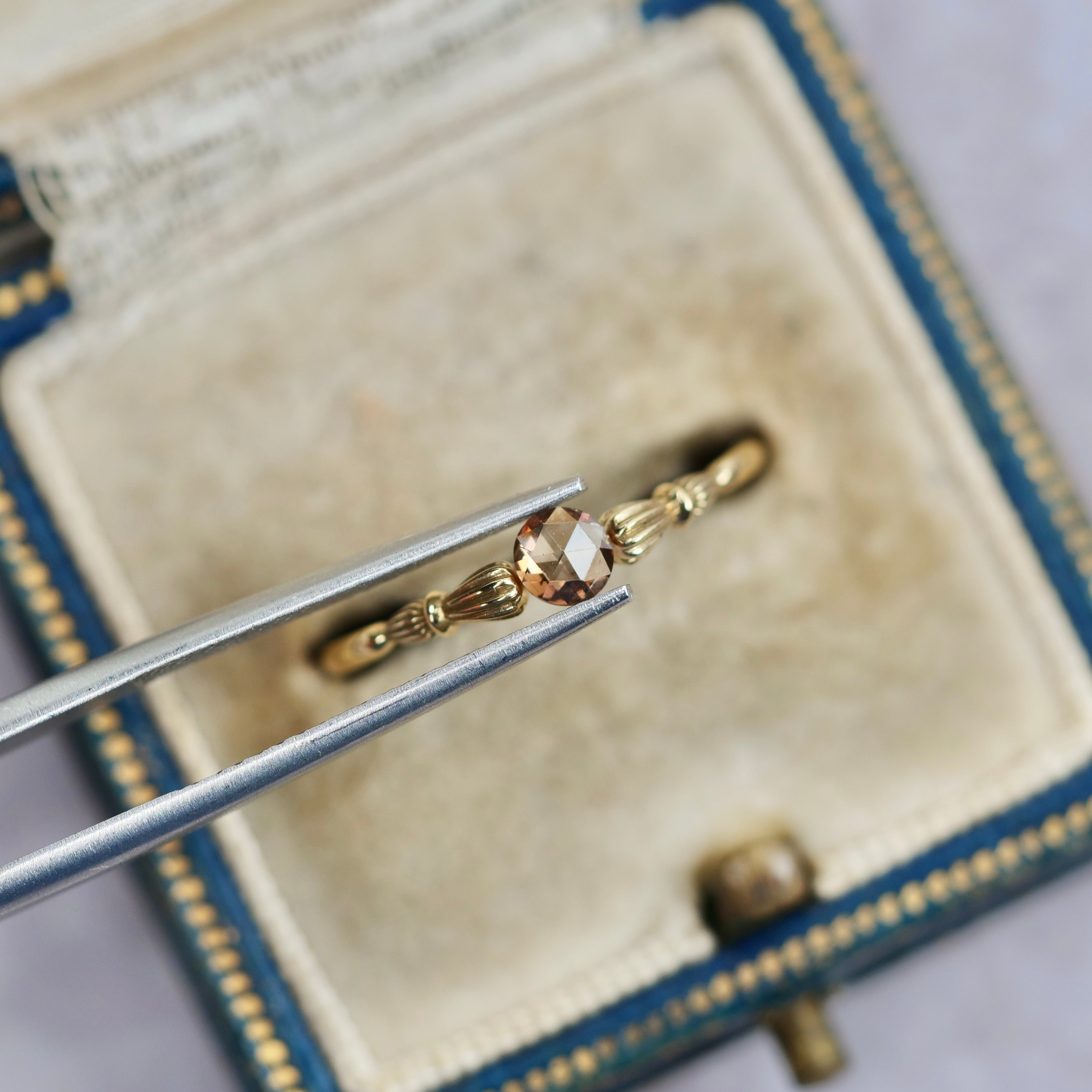 ブラウンダイヤモンド 0.18ct ローズカット 3.8mm×3.8mm×1.2mm【MJ2607