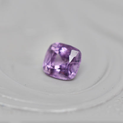 スピネル 0.26ct  クッションカット 3.8mm×3.6mm×2.4mm【MJ2964】