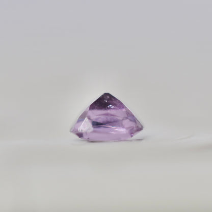 スピネル 0.26ct  クッションカット 3.8mm×3.6mm×2.4mm【MJ2964】