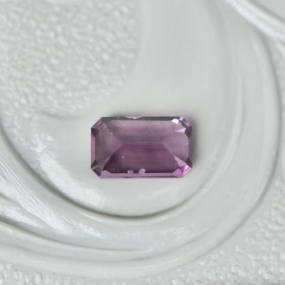 スピネル 0.35ct  エメラルドカット 4.8mm×2.9mm×2.3mm【MJ2965】