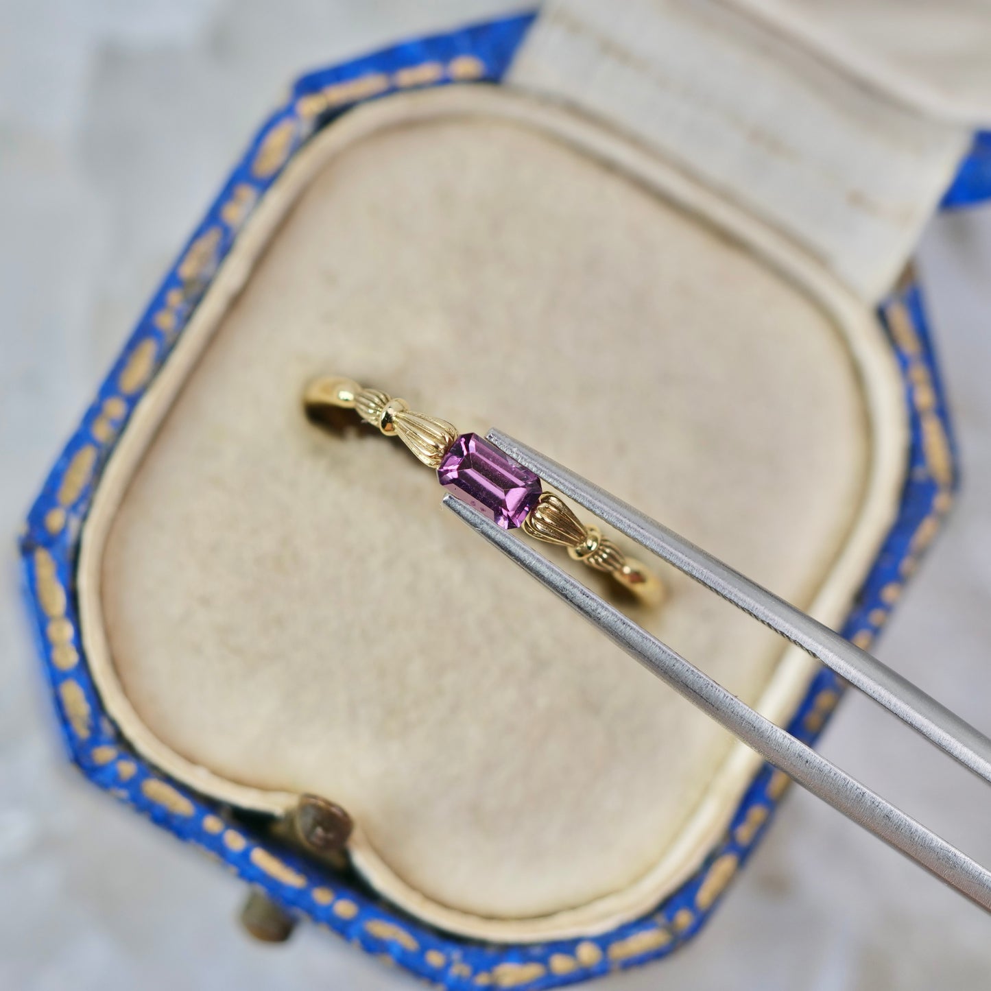 スピネル 0.35ct  エメラルドカット 4.8mm×2.9mm×2.3mm【MJ2965】