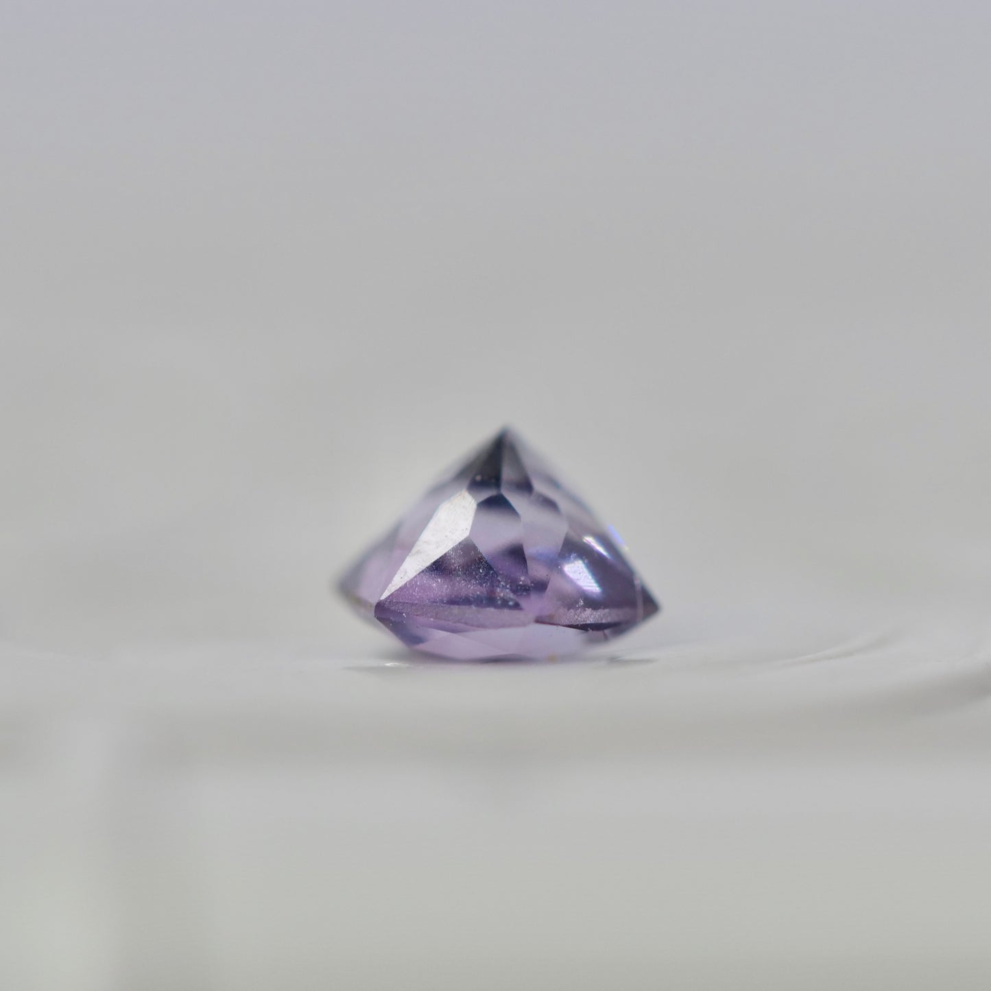 スピネル 0.32ct  ヘキサゴンカット 3.9mm×3.6mm×2.9mm【MJ2966】