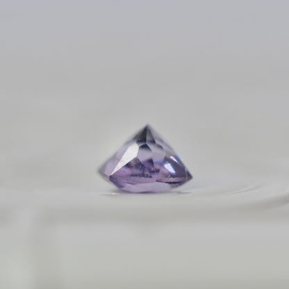 スピネル 0.32ct  ヘキサゴンカット 3.9mm×3.6mm×2.9mm【MJ2966】