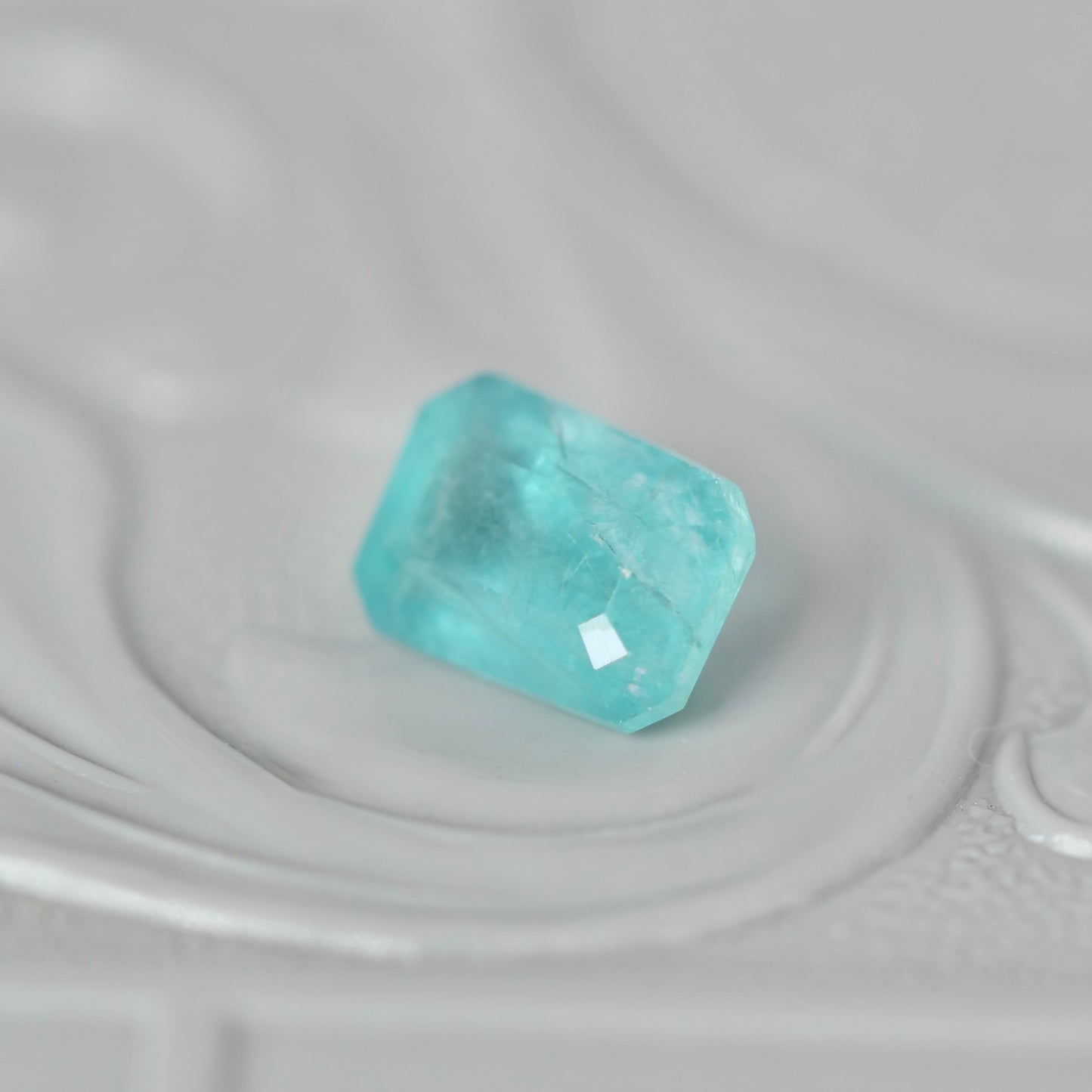 グランディディエライト 0.75ct  エメラルドカット 6.0mm×4.7mm×3.3mm【MJ2967】