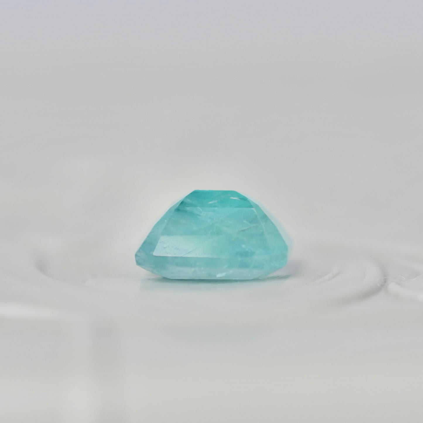 グランディディエライト 0.75ct  エメラルドカット 6.0mm×4.7mm×3.3mm【MJ2967】